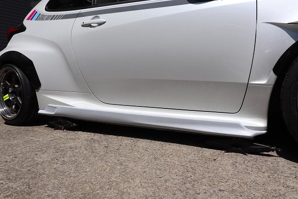 Garage Vary - Side Step (Frp) - Toyota - Yaris GR GXPA16 - 30-8003 - Rzcrew Garage